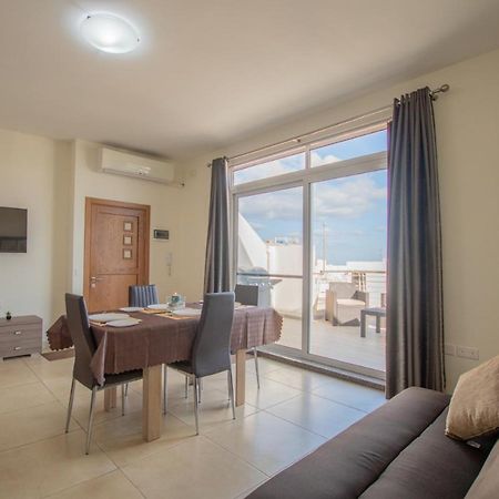 Kernice Penthouse With Sea And Country Views Of Xghajra Bagian luar foto