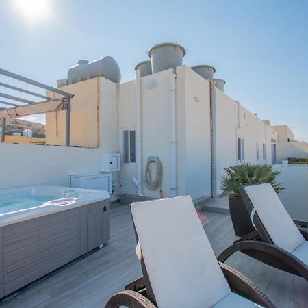 Kernice Penthouse With Sea And Country Views Of Xghajra Bagian luar foto