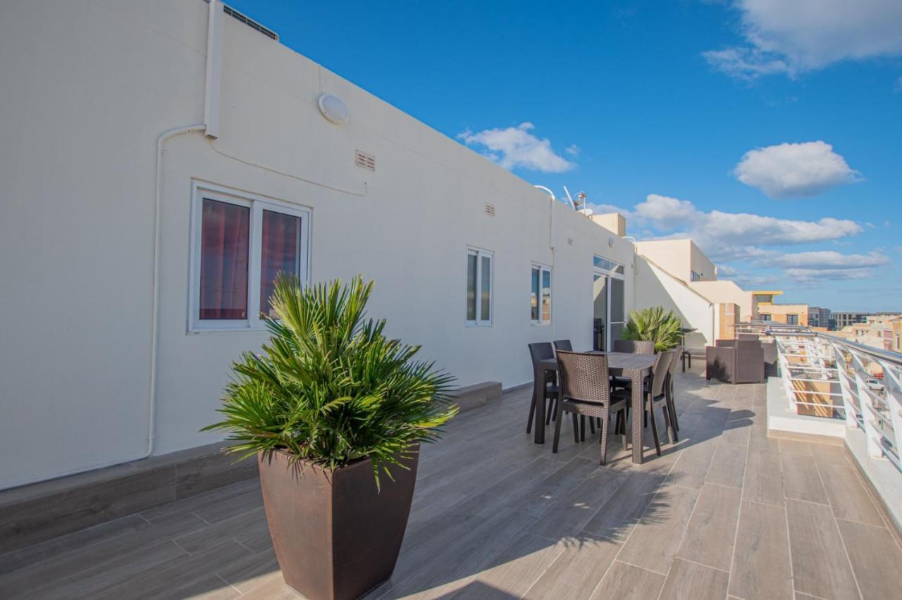 Kernice Penthouse With Sea And Country Views Of Xghajra Bagian luar foto
